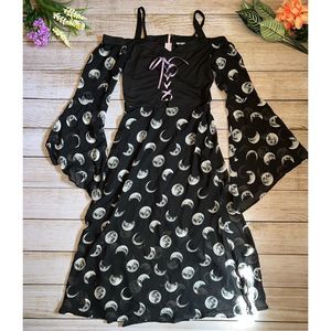 Hot Topic | Moon Chiffon Cold Shoulder Maxi Dress Medium